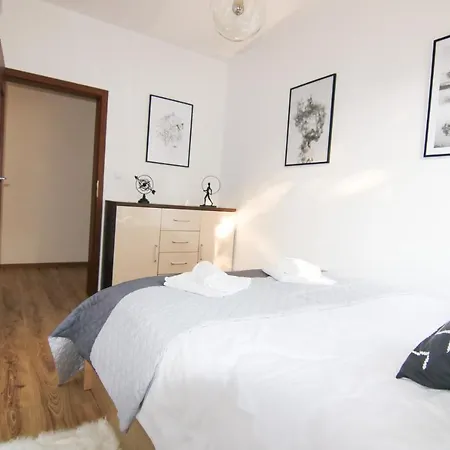 Dmk Green Apartment Near Warsaw-Modlin Airport Nowy Dwor Mazowiecki Exterior photo